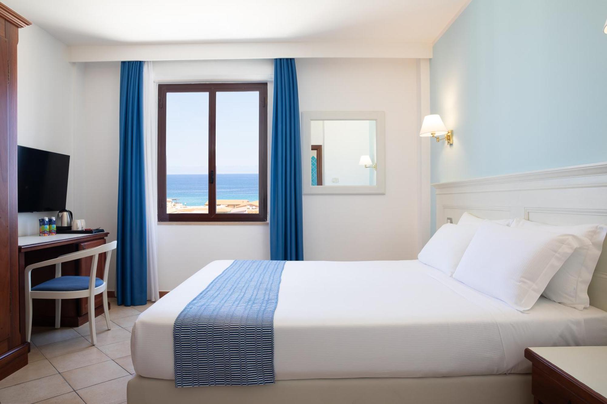 Comfort Queen Room Sea View,1689823286:JPEG